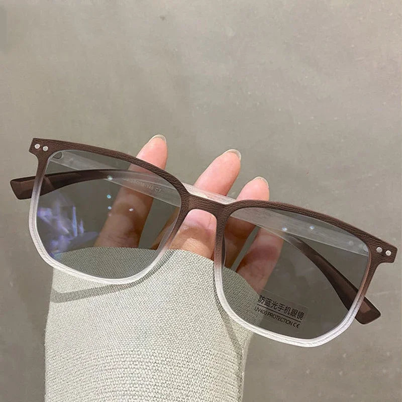 Fashion Design Photochromic Myopia Glasses for Man Woman Luxury Anti Blue Light Eyeglasses Unisex Eye Protection Goggle Eyewear