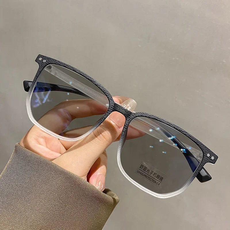 Fashion Design Photochromic Myopia Glasses for Man Woman Luxury Anti Blue Light Eyeglasses Unisex Eye Protection Goggle Eyewear