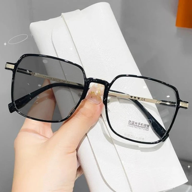 Photochromic Anti Blue Light Blocking Reading Glasses Stylish Large Frames for Man and Woman Presbyopia Eyewea Plano Eyeglasses