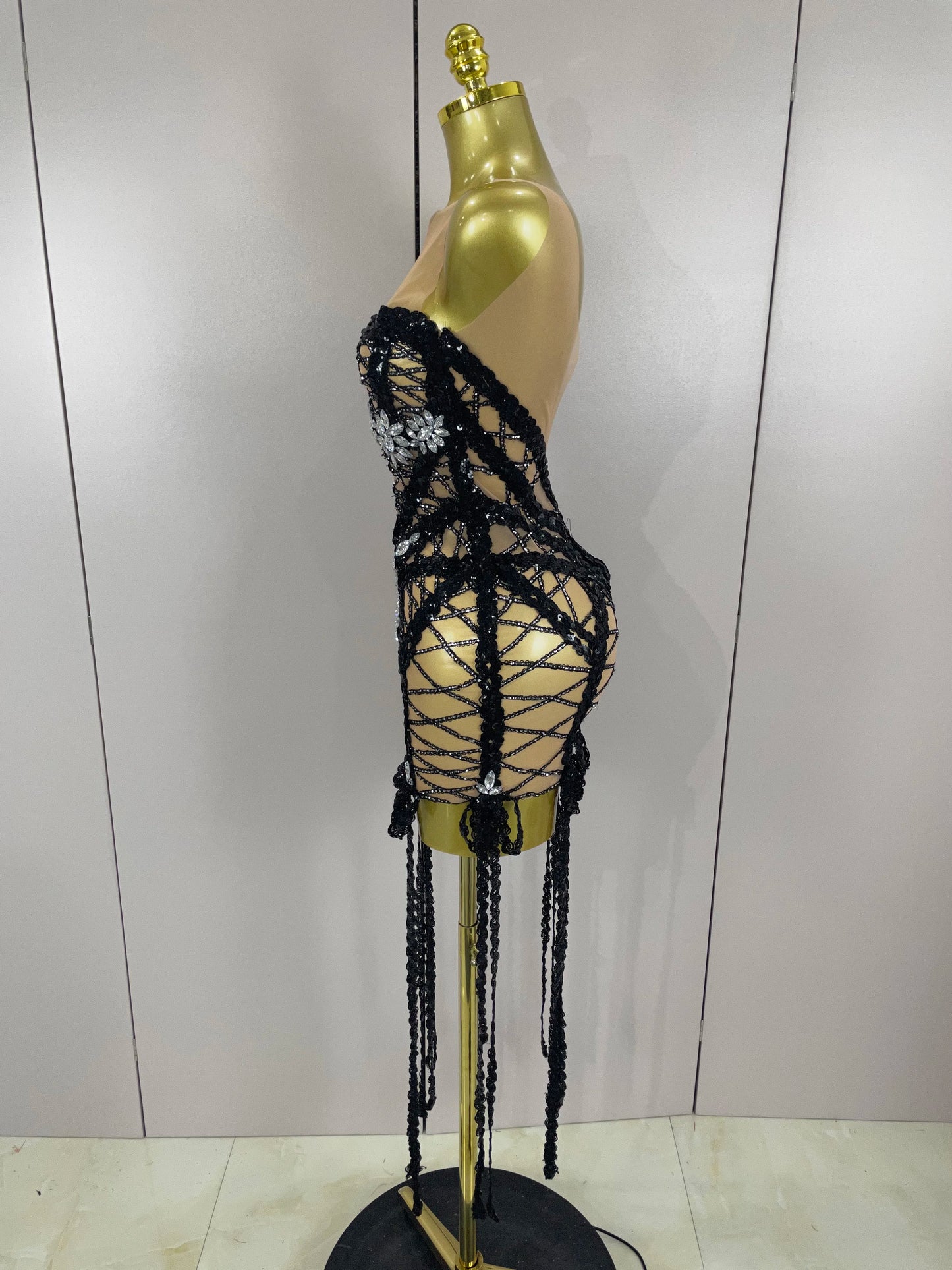 2025 Sparkle Sequins Embroider Diamonds Sleeveless Long Tassel Mini Dress Women Celebrate Evening Birthday Dress Stage Costume