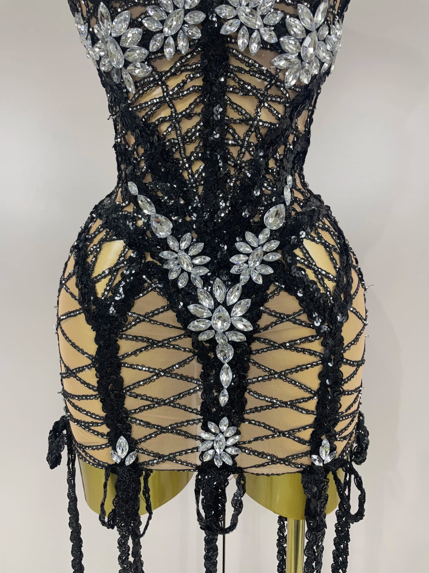 2025 Sparkle Sequins Embroider Diamonds Sleeveless Long Tassel Mini Dress Women Celebrate Evening Birthday Dress Stage Costume