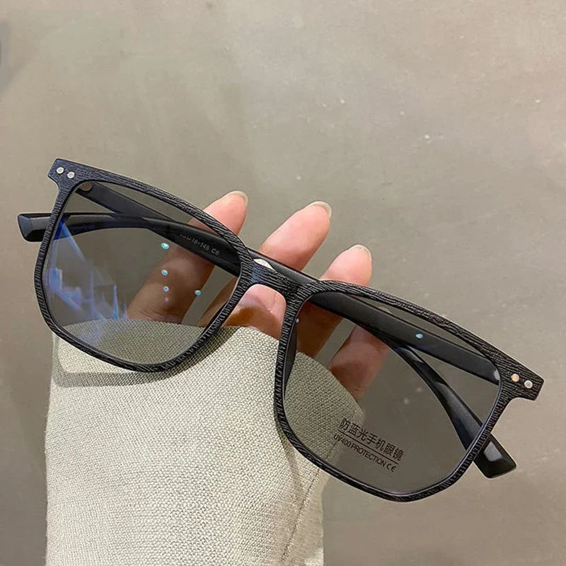 Fashion Design Photochromic Myopia Glasses for Man Woman Luxury Anti Blue Light Eyeglasses Unisex Eye Protection Goggle Eyewear